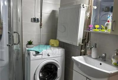 Apartament cu 2 camere decomandat în Complex Studențesc