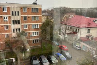 Apartament cu 2 camere semidecomandat în Central - 1