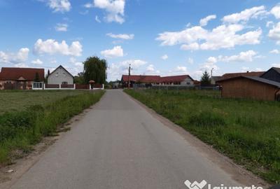 Teren de 5000 mp, în Lunca Calnicului