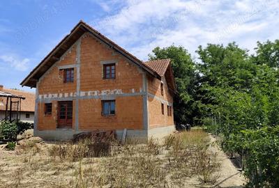 Casă cu 5 camere în Teș - 2