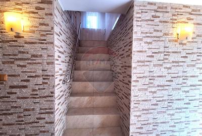 Casa / Vila cu 5 camere de vanzare in zona Central Casa / Vila cu 5 camere de vanzare in zona Central - 14