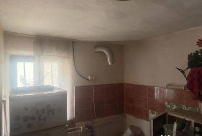 Casă cu 2 camere cu Teren 1000 Mp în Central - 3