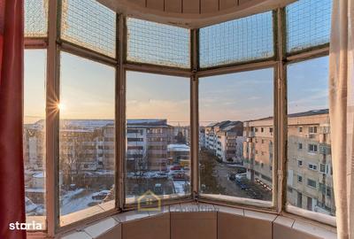 Apartament cu 3 camere decomandat în Holboca - 1