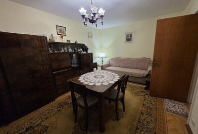 Apartament cu 4 camere decomandat în Titan