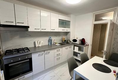 Inchiriez apartament 3 camere Malu Rosu - 2