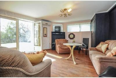 Casă cu 7 camere cu Teren 953 Mp în Central - 7