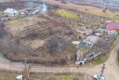 Teren de 2889 mp, în Comarna - 8
