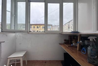 Apartament cu 3 camere în Micro 4 - 3