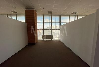 Spațiu comercial, de 1,553 mp, în Central - 4