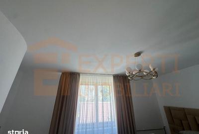 Casă cu 10 camere cu Teren 1000 Mp în Km 4 - 3