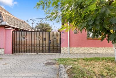 Casa de vanzare in Pecica - teren generos, utilata si mobilata complet - 2