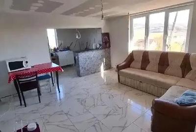 Casă cu 3 camere cu Teren 2000 Mp în Sărmășel - 1