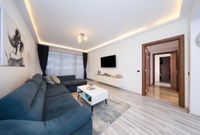 Apartament cu 2 camere decomandat în Tractorul