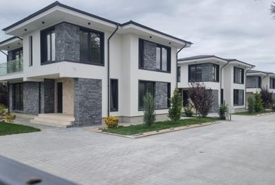 Complex rezidential cu 7 vile langa Laguna Albastra - 47