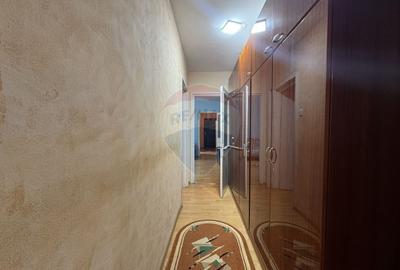 Apartament cu 4 camere semidecomandat în Central - 2