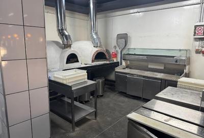 Spațiu comercial, de 200 mp, în Central - 9