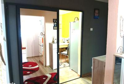 Apartament cu 3 camere decomandat în Confecții - 5