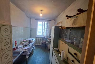 Apartament cu 3 camere decomandat în Drumul Taberei - 12