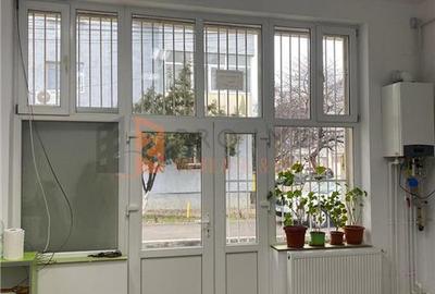 Spațiu comercial, de 35 mp, în Broșteni - 2