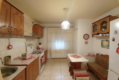 Apartament cu 3 camere decomandat în Complex Studențesc - 2