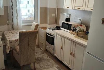 Apartament cu 2 camere decomandat în Tractorul - 3