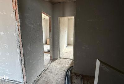 Casă cu 4 camere cu Teren 290 Mp în Central - 2