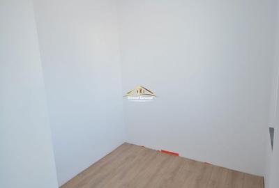 Casă cu 4 camere cu Canalizare în Central - 2