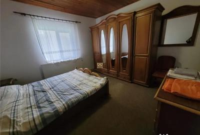 Casă cu 7 camere cu Teren 2000 Mp în Mălini - 16