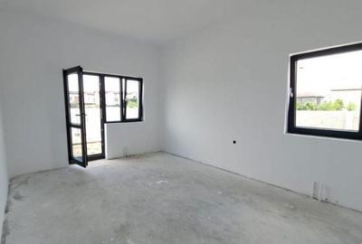 Casă cu 5 camere cu Teren 300 Mp în Central - 11