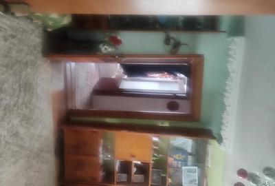 Apartament cu 3 camere semidecomandat în Central - 1