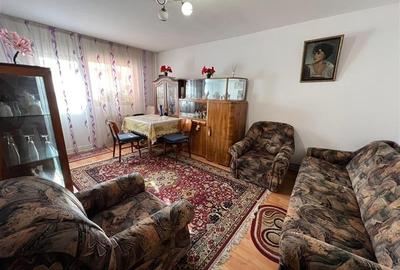 Apartament cu 3 camere decomandat - 70 mp - Zona Adriatica, Str. Aleea Visinului - 3