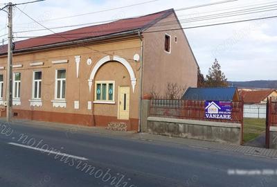 Casă cu 4 camere cu Teren 763 Mp în Central - 5