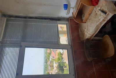 Apartament 3 camere de vanzare, Calafat - 1
