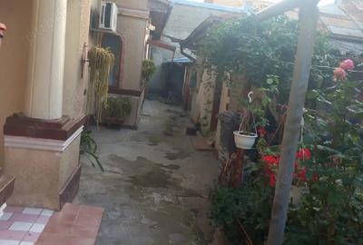 Casă cu 4 camere în Central - 2