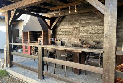 Casă cu 10 camere cu Teren 482 Mp în Central - 3