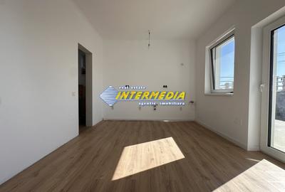 Casă individuală cu 4 camere cu Canalizare în Est - 17