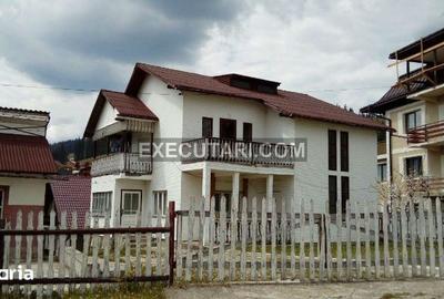 Casă cu 5 camere cu Teren 250 Mp în Central - 3