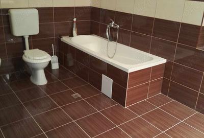 Casa cu etaj si curte - 1