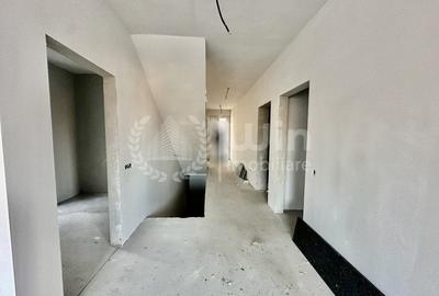 Duplex cu 10 camere cu Canalizare în Borhanci - 4