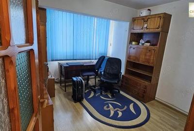 Vand apartament 4 cam cf 1 zona Govandari etajul 3 - 1