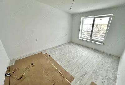 Casă cu 4 camere cu Teren 200 Mp în Central