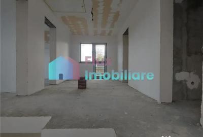 Casă cu 4 camere cu Teren 8450 Mp în Central - 15