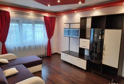Inchiriez apartament 3 camere zona Doroban?i 2,decomandat