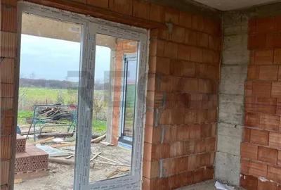 Casă cu 4 camere cu Teren 564 Mp în Centura - 10