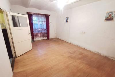 Apartament cu 4 camere semidecomandat în Ultracentral