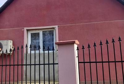 Casă cu 4 camere în Central - 2