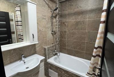 Apartament cu 2 camere decomandat în Titan