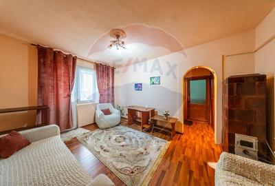 Apartament de vanzare 3 camere Chisineu Cris