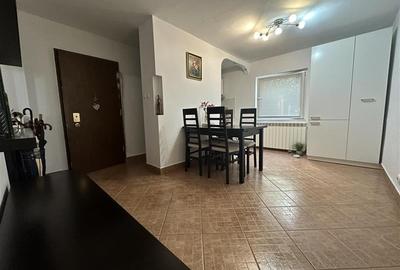 Decomandat la Parter cu Garaj - 4