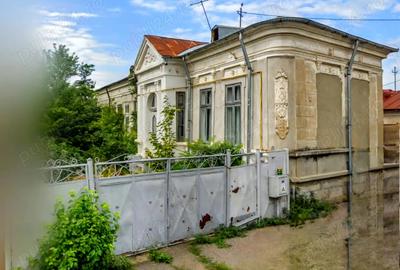 Casa cu farmec interbelic de vanzare in centrul ora?ului Buzau - 2